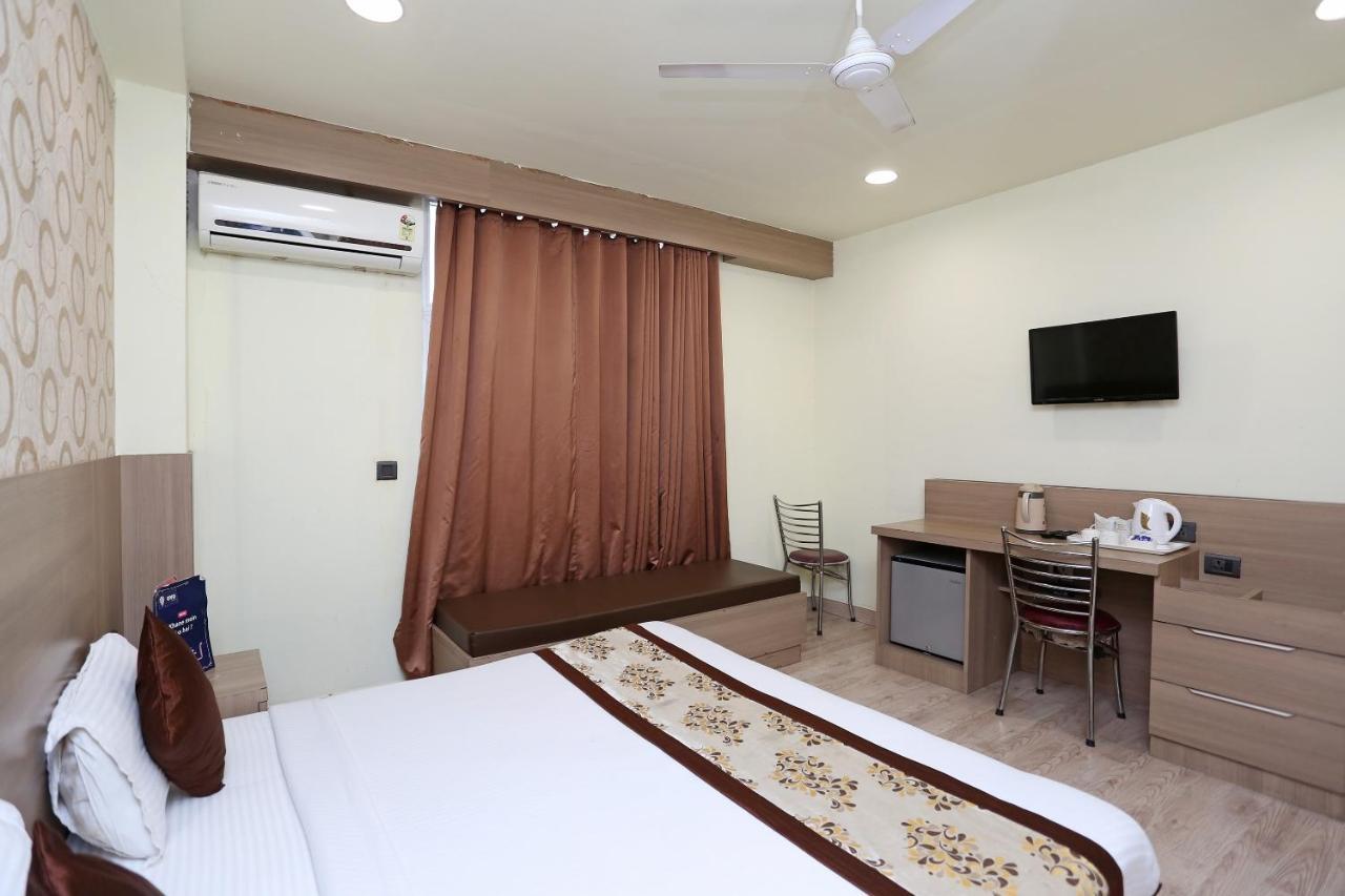 Capital O 5663 Gs Inn Chinhat エクステリア 写真