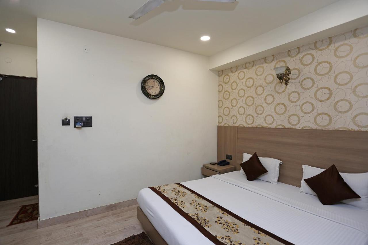 Capital O 5663 Gs Inn Chinhat エクステリア 写真