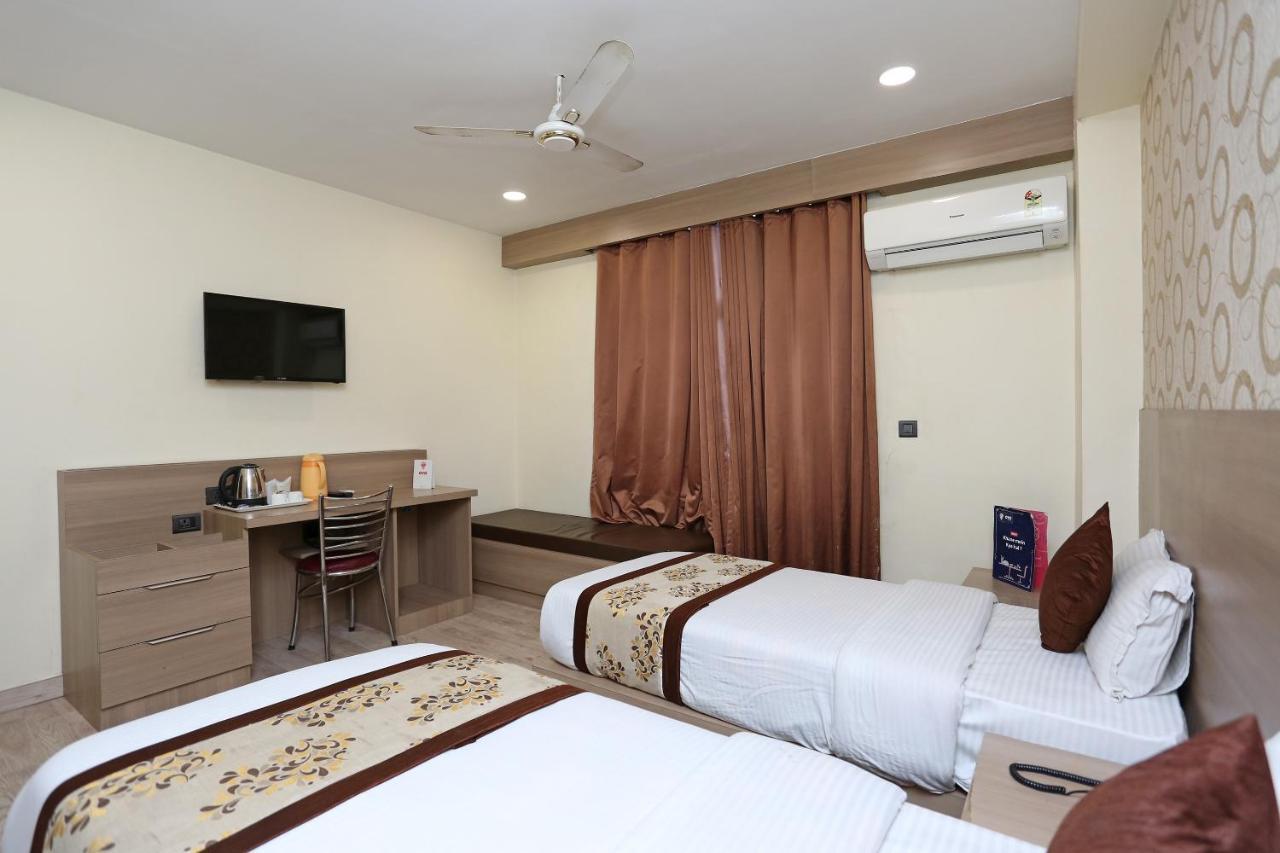 Capital O 5663 Gs Inn Chinhat エクステリア 写真