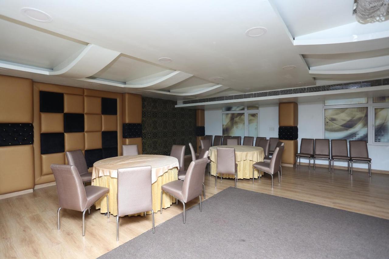 Capital O 5663 Gs Inn Chinhat エクステリア 写真