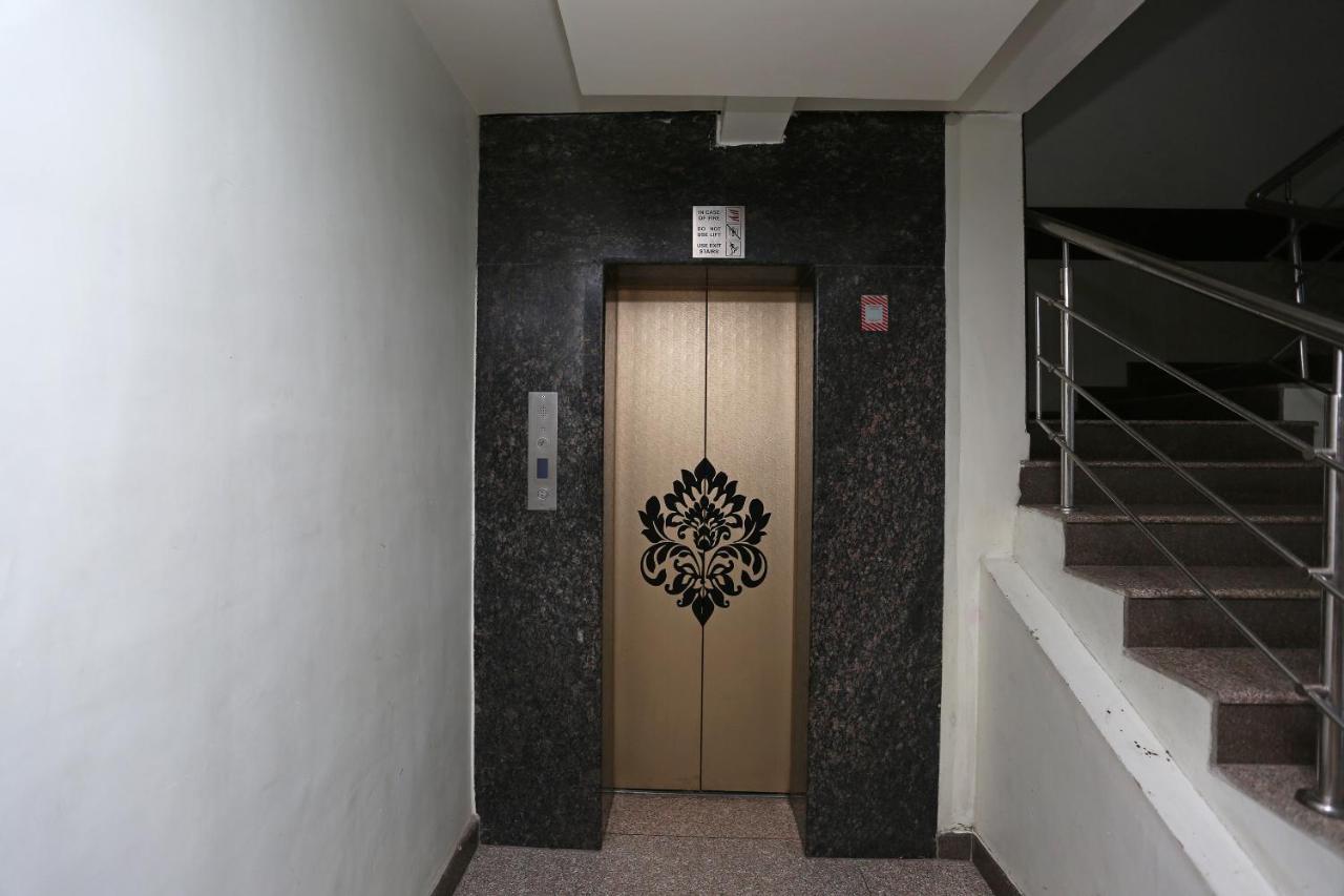 Capital O 5663 Gs Inn Chinhat エクステリア 写真