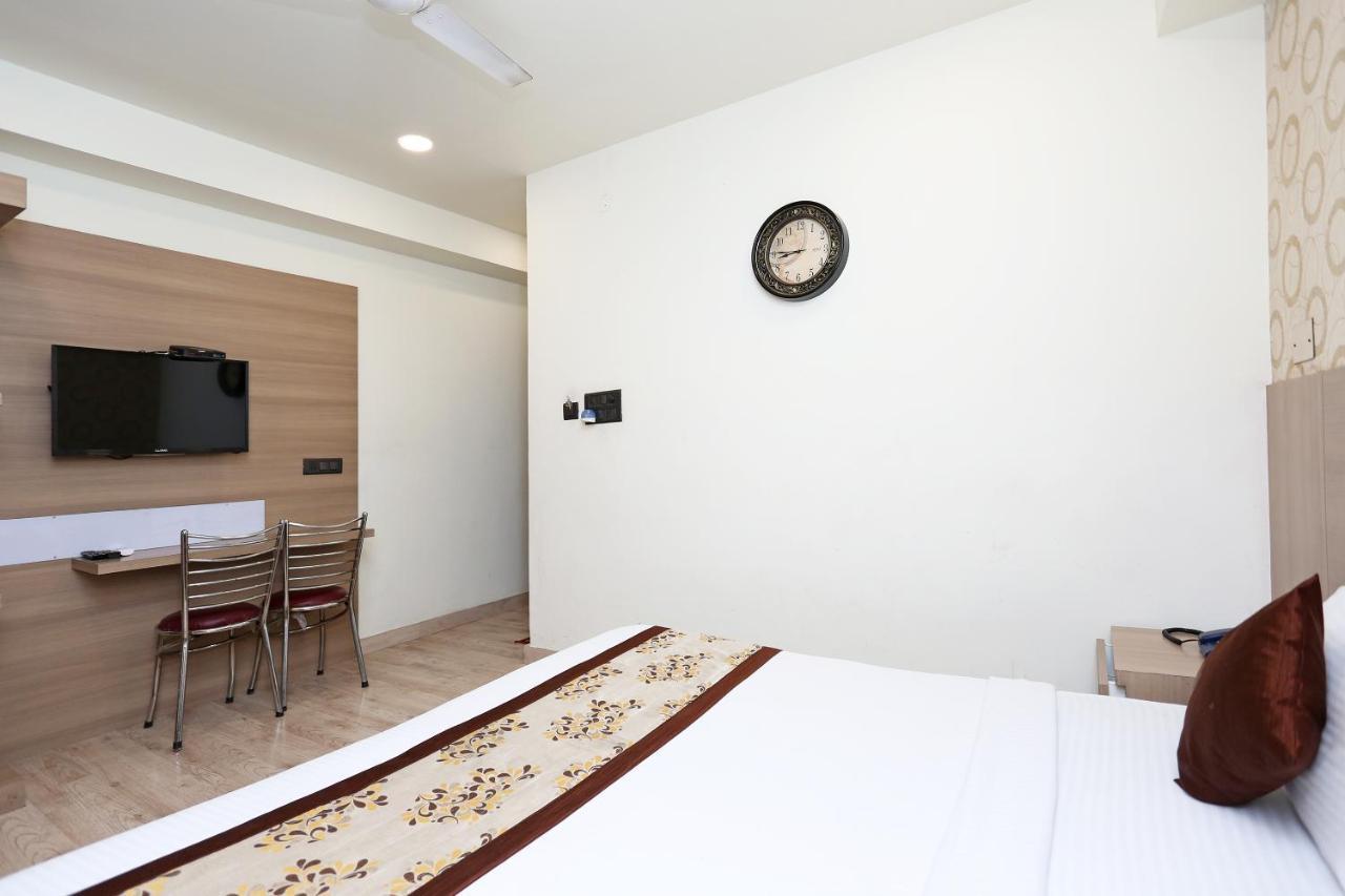 Capital O 5663 Gs Inn Chinhat エクステリア 写真