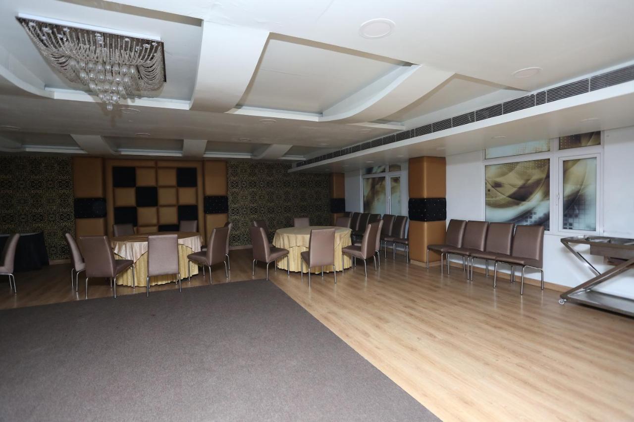 Capital O 5663 Gs Inn Chinhat エクステリア 写真