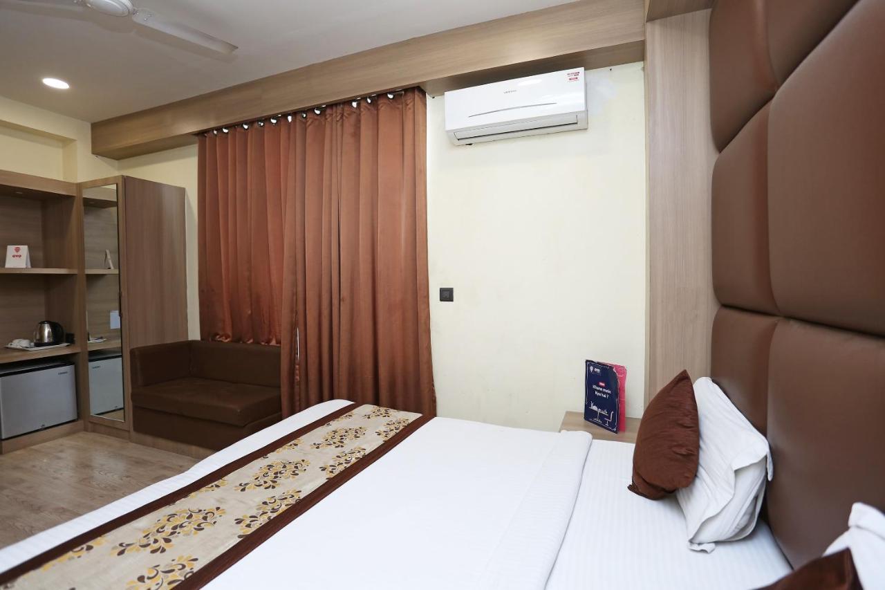 Capital O 5663 Gs Inn Chinhat エクステリア 写真
